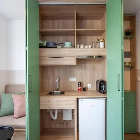 Nest 4 At Center 2p Apartment
