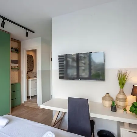 Nest 4 At Center 2p 塞萨洛尼基